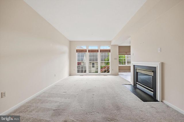 2237 VILLAGE SQUARE RD, Frederick, MD 21701