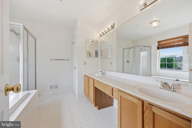2237 VILLAGE SQUARE RD, Frederick, MD 21701