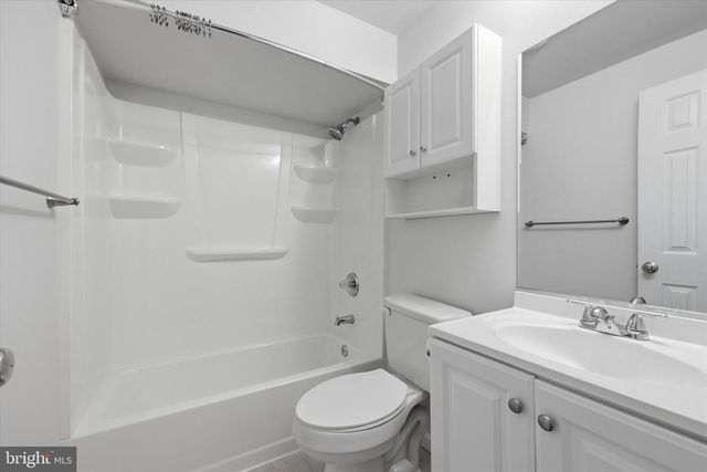 2237 VILLAGE SQUARE RD, Frederick, MD 21701