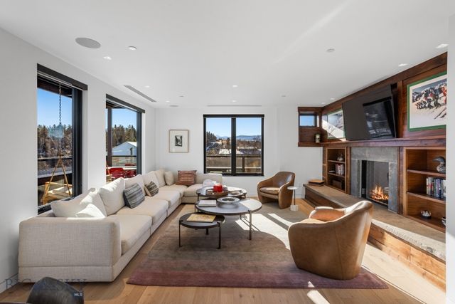 101 S Wallace Avenue 402, Bozeman, MT 59715