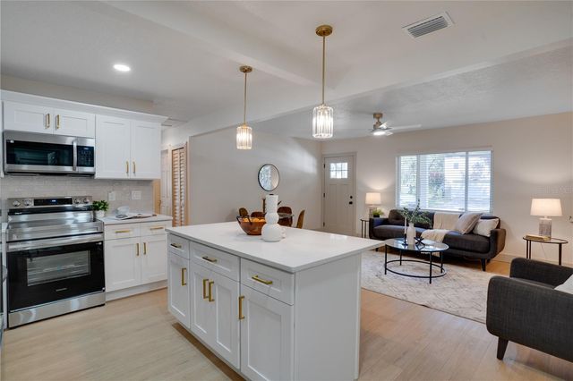 3272 54TH STREET N, St Petersburg, FL 33710