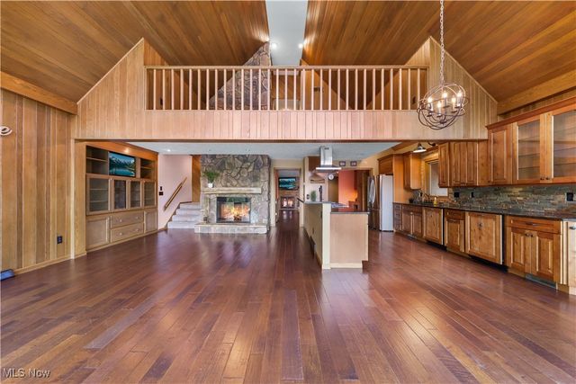 810 Mount Pleasant Street NW, Clinton, OH 44216