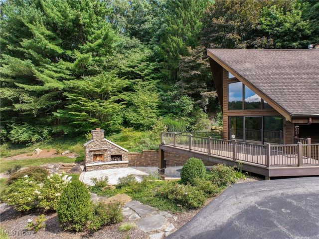 810 Mount Pleasant Street NW, Clinton, OH 44216