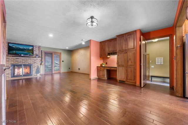 810 Mount Pleasant Street NW, Clinton, OH 44216