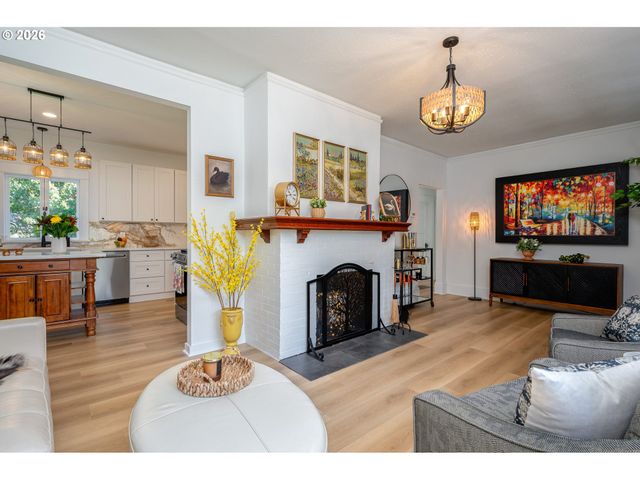 5908 Sw 45TH Ave, Portland, OR 97221