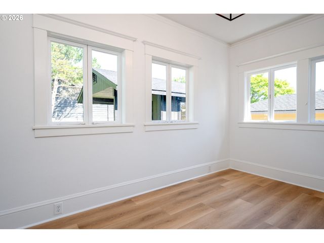 5908 Sw 45TH Ave, Portland, OR 97221