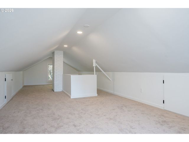 5908 Sw 45TH Ave, Portland, OR 97221