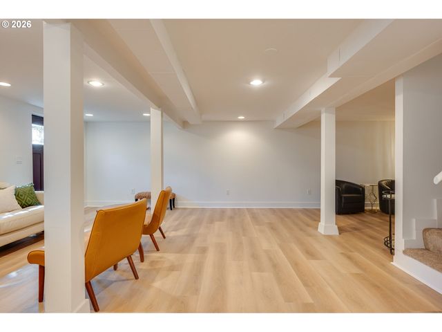 5908 Sw 45TH Ave, Portland, OR 97221