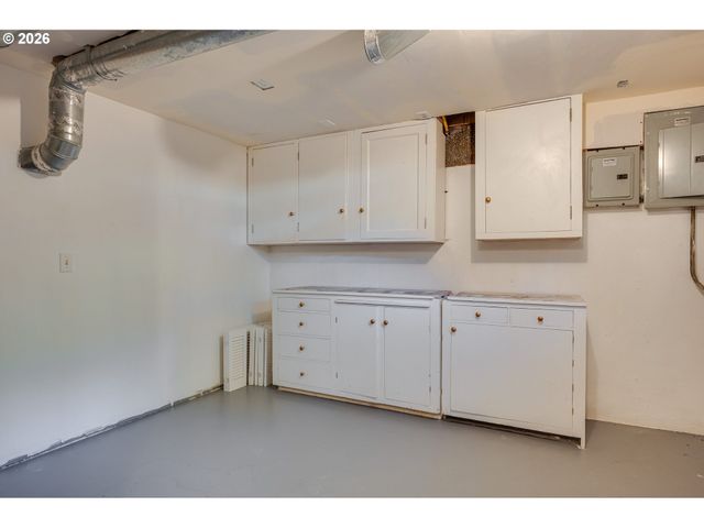 5908 Sw 45TH Ave, Portland, OR 97221
