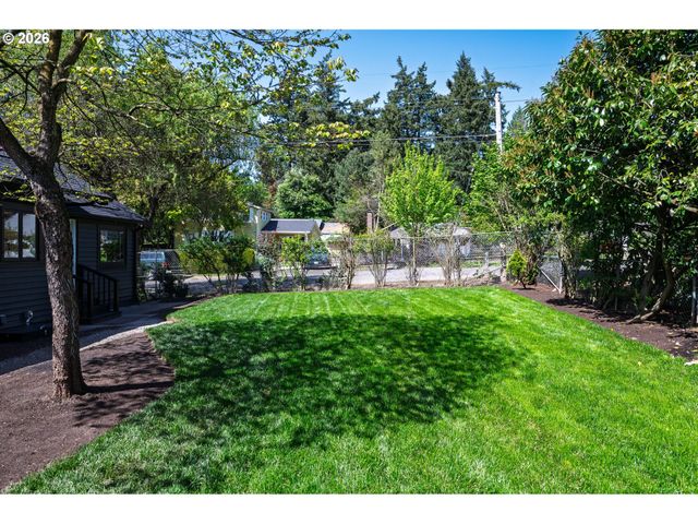 5908 Sw 45TH Ave, Portland, OR 97221
