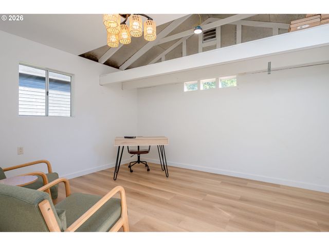 5908 Sw 45TH Ave, Portland, OR 97221