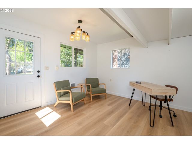 5908 Sw 45TH Ave, Portland, OR 97221