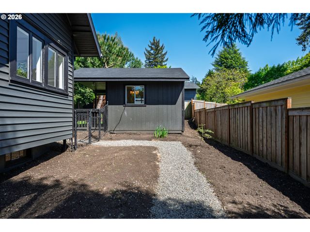 5908 Sw 45TH Ave, Portland, OR 97221
