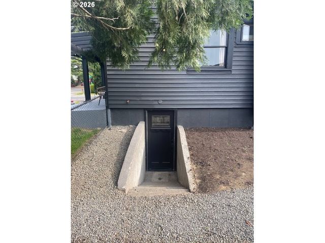 5908 Sw 45TH Ave, Portland, OR 97221