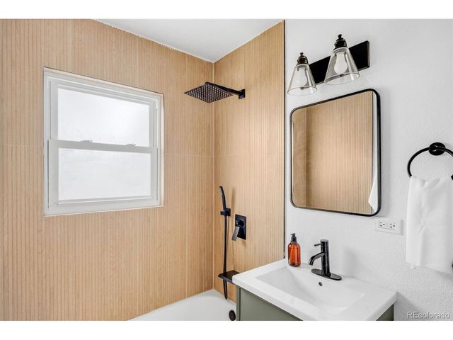 1900 Quebec St, Denver, CO 80220