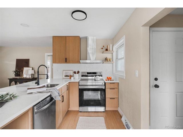 1900 Quebec St, Denver, CO 80220