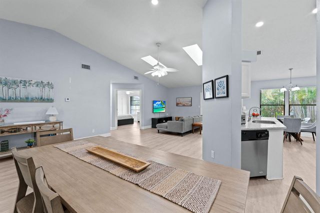 1599 Bayridge Place, Wellington, FL 33414