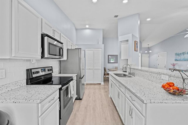 1599 Bayridge Place, Wellington, FL 33414