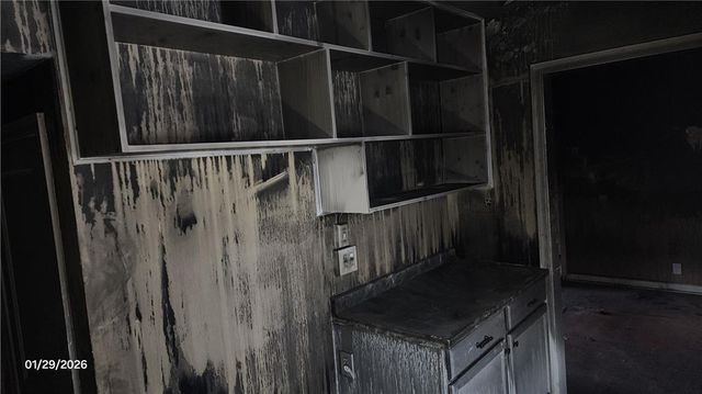 2421 NE Vivion Road, Kansas City, MO 64118