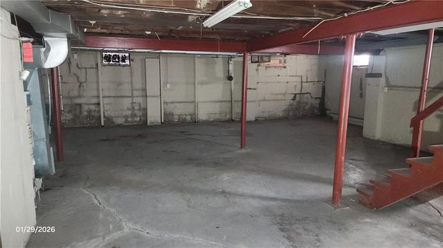 2421 NE Vivion Road, Kansas City, MO 64118