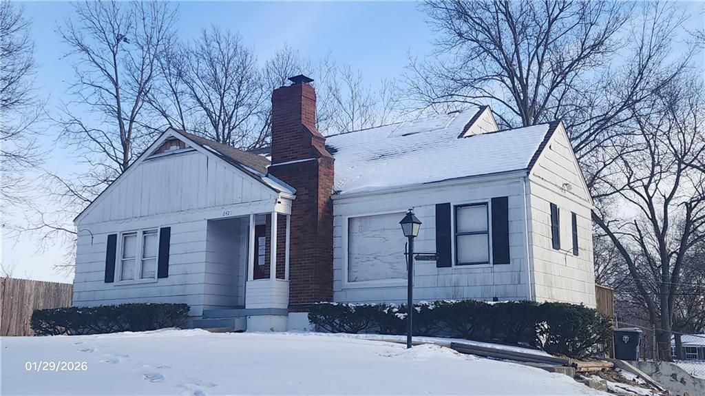 2421 NE Vivion Road, Kansas City, MO 64118