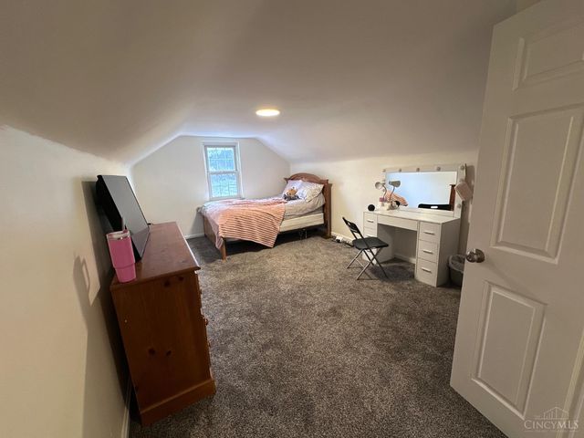 8622 Plainfield Lane, Cincinnati, OH 45236