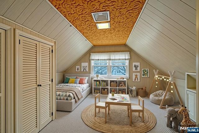 90 Arnot Place, Paramus, NJ 07652