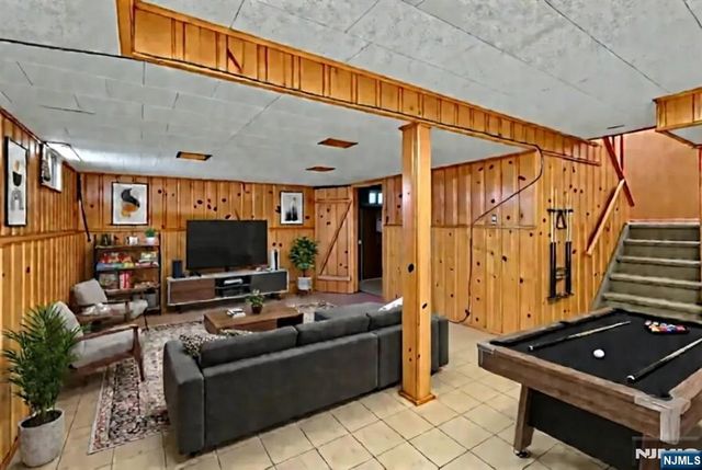 90 Arnot Place, Paramus, NJ 07652