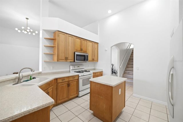 10209 SHADOW BRANCH DRIVE, Tampa, FL 33647