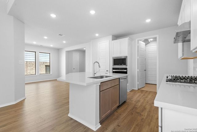 2621 White Willow, San Antonio, TX 78245