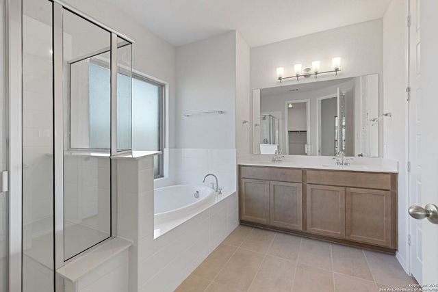 2621 White Willow, San Antonio, TX 78245