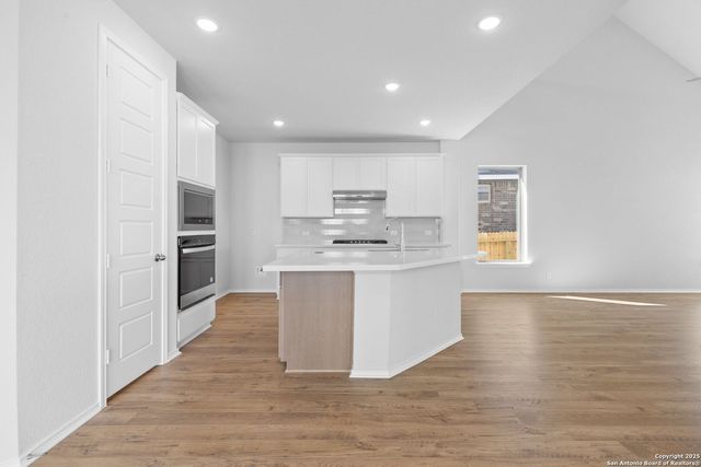 2621 White Willow, San Antonio, TX 78245