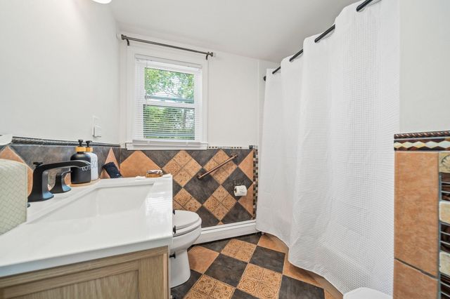 4 Thach Lane, Hyannis, MA 02601