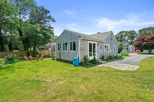4 Thach Lane, Hyannis, MA 02601