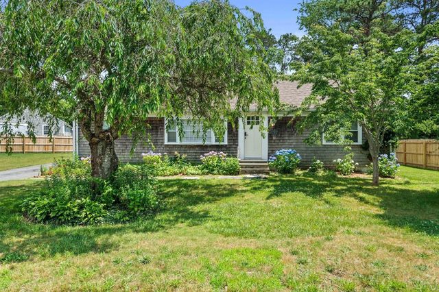 4 Thach Lane, Hyannis, MA 02601