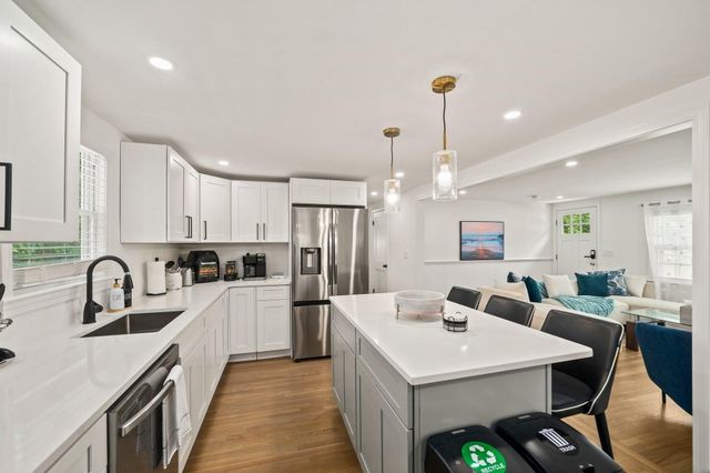 4 Thach Lane, Hyannis, MA 02601
