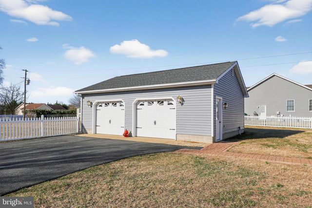 6215 N DUPONT HWY, Dover, DE 19901