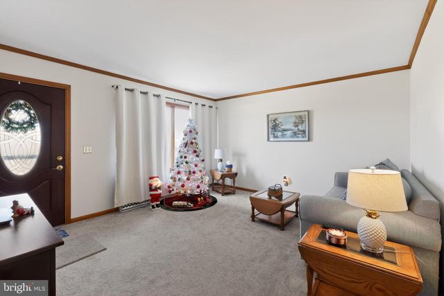 6215 N DUPONT HWY, Dover, DE 19901