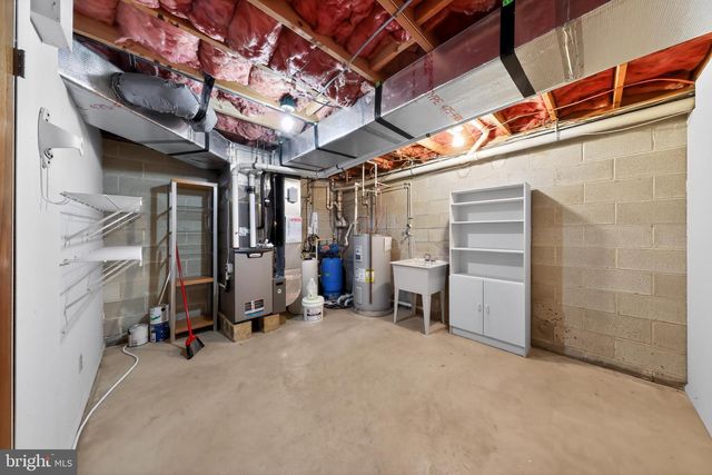 6215 N DUPONT HWY, Dover, DE 19901