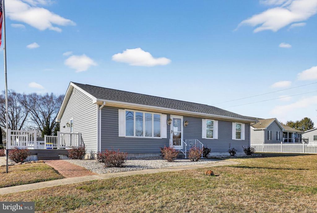 6215 N DUPONT HWY, Dover, DE 19901