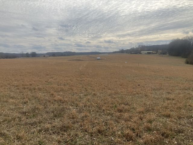 8 Southport RD, Mount Pleasant, TN 38474