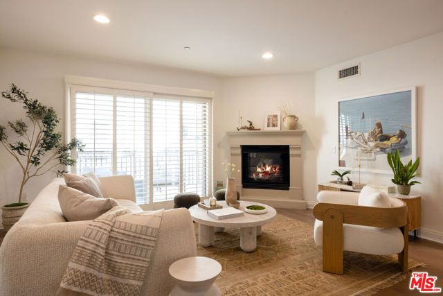 8238 W Manchester Avenue 206, Playa Del Rey (los Angeles), CA 90293