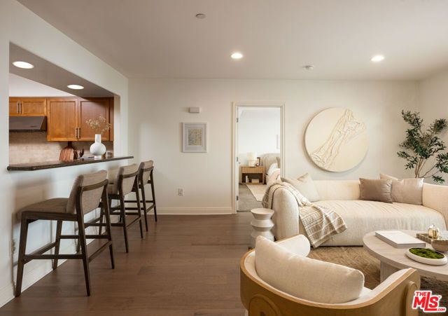 8238 W Manchester Avenue 206, Playa Del Rey (los Angeles), CA 90293