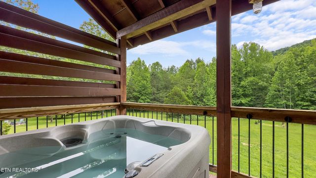 3955 Millers Ridge Way, Sevierville, TN 37862