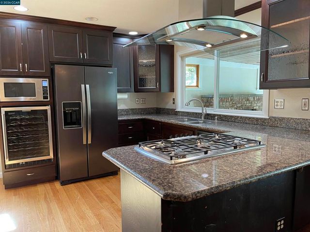 625 Las Barrancas Dr, Danville, CA 94526