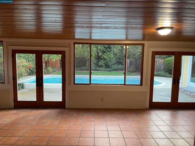 625 Las Barrancas Dr, Danville, CA 94526