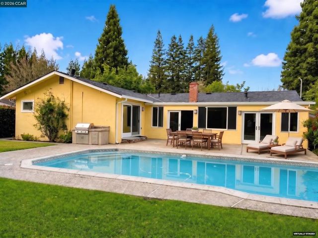 625 Las Barrancas Dr, Danville, CA 94526