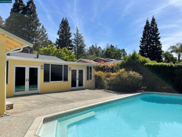 625 Las Barrancas Dr, Danville, CA 94526