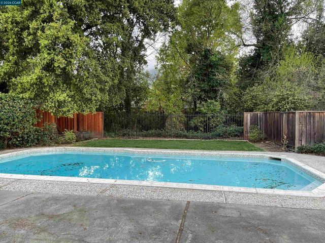 625 Las Barrancas Dr, Danville, CA 94526