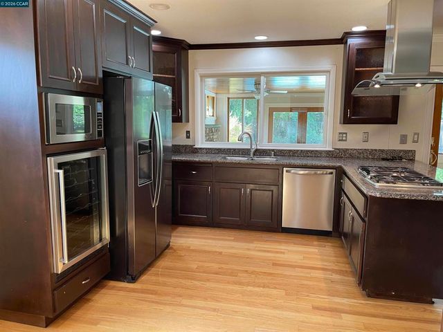 625 Las Barrancas Dr, Danville, CA 94526